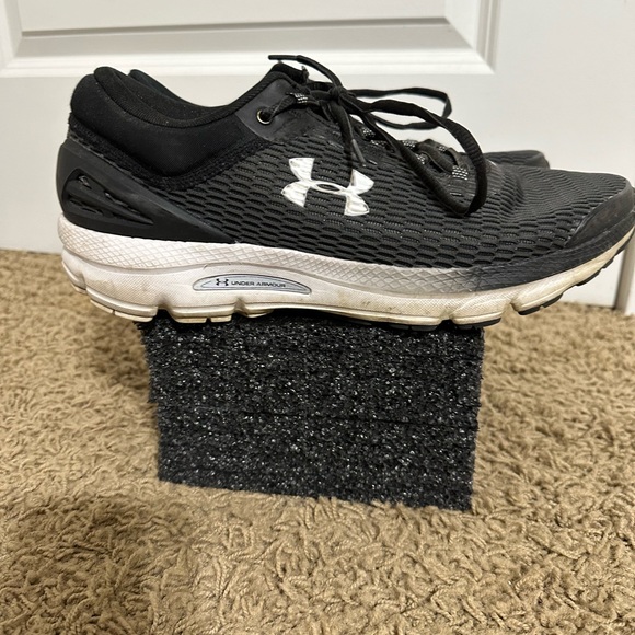 Black Under Armour size 11 - Picture 2 of 5